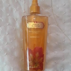 Barley used vanilla blossom shimmer mist!